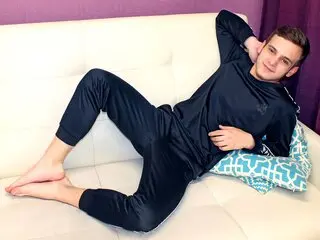 CalvinYanis private live