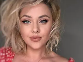 FlawlessEve live webcam