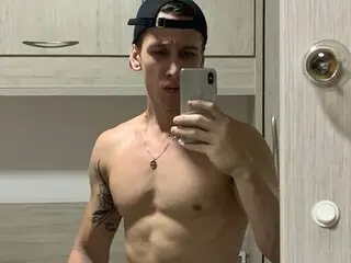 HugoBlond private webcam