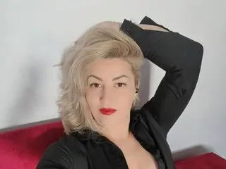 IsabelIsa nude ass